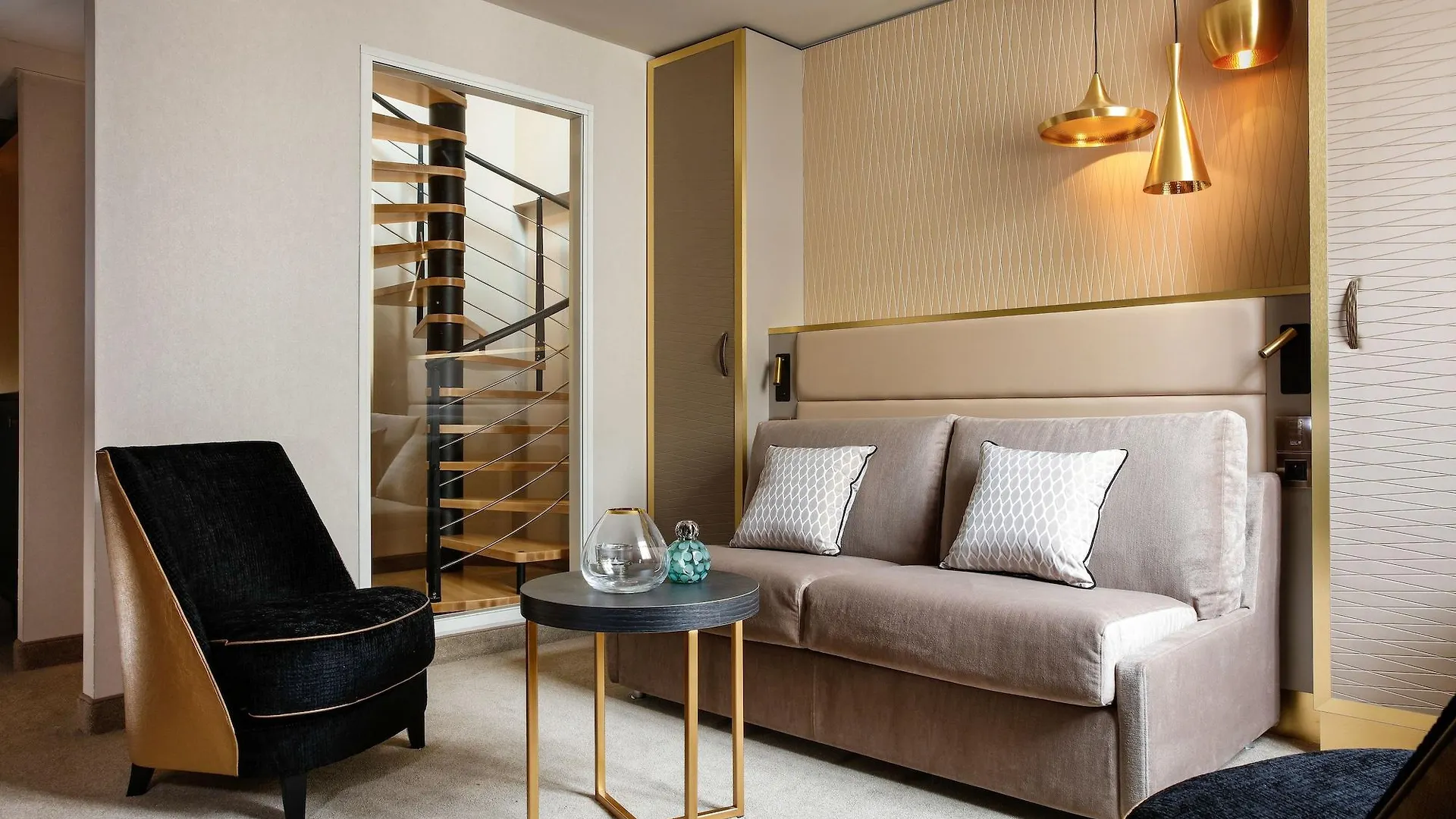Niepce Paris, Curio Collection By Hilton Hotel