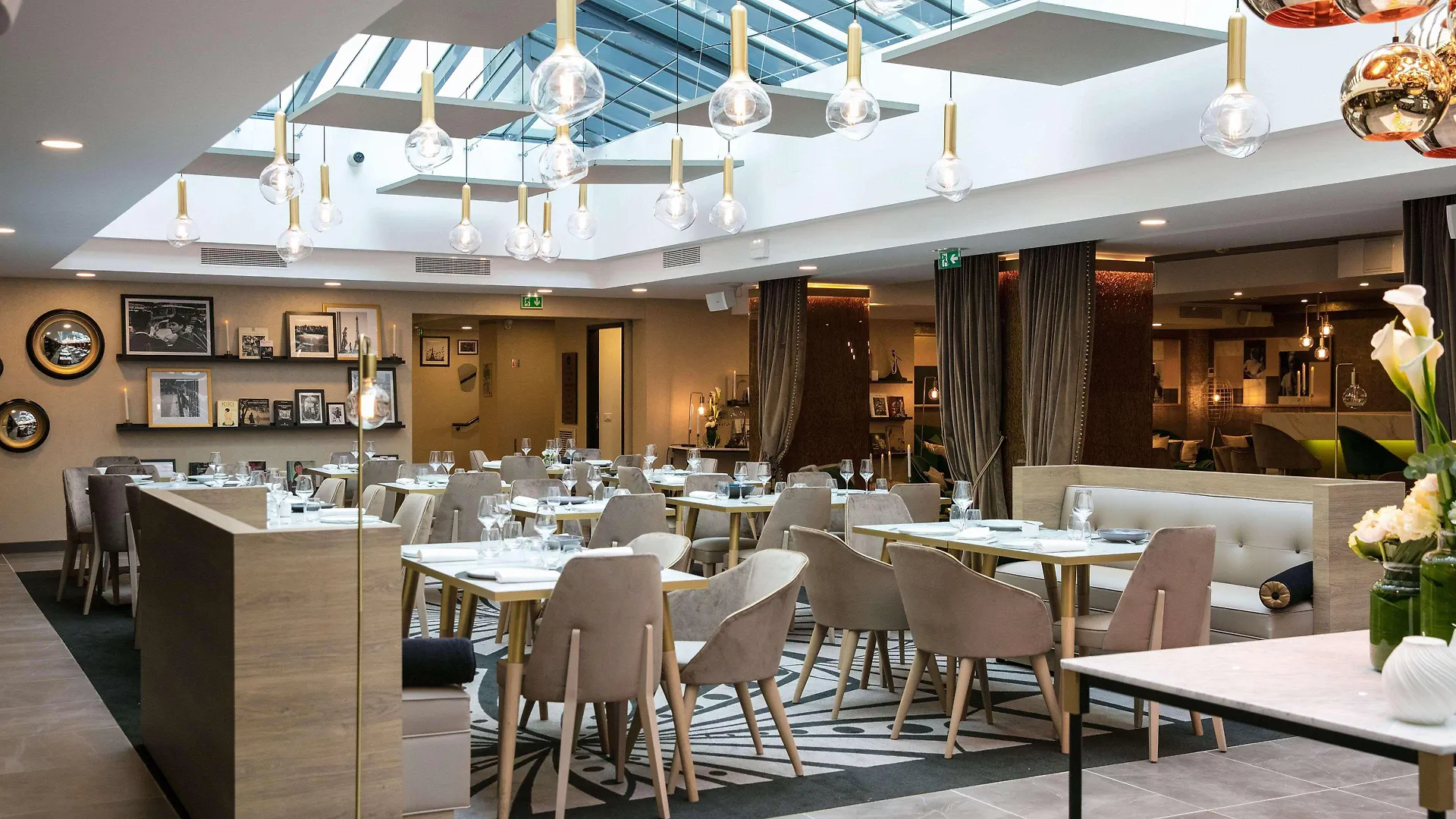 Niepce Paris, Curio Collection By Hilton Hotel  Paris
