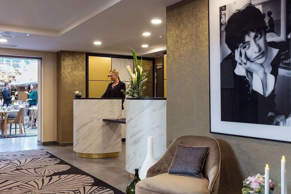 Niepce Paris, Curio Collection By Hilton Hotel