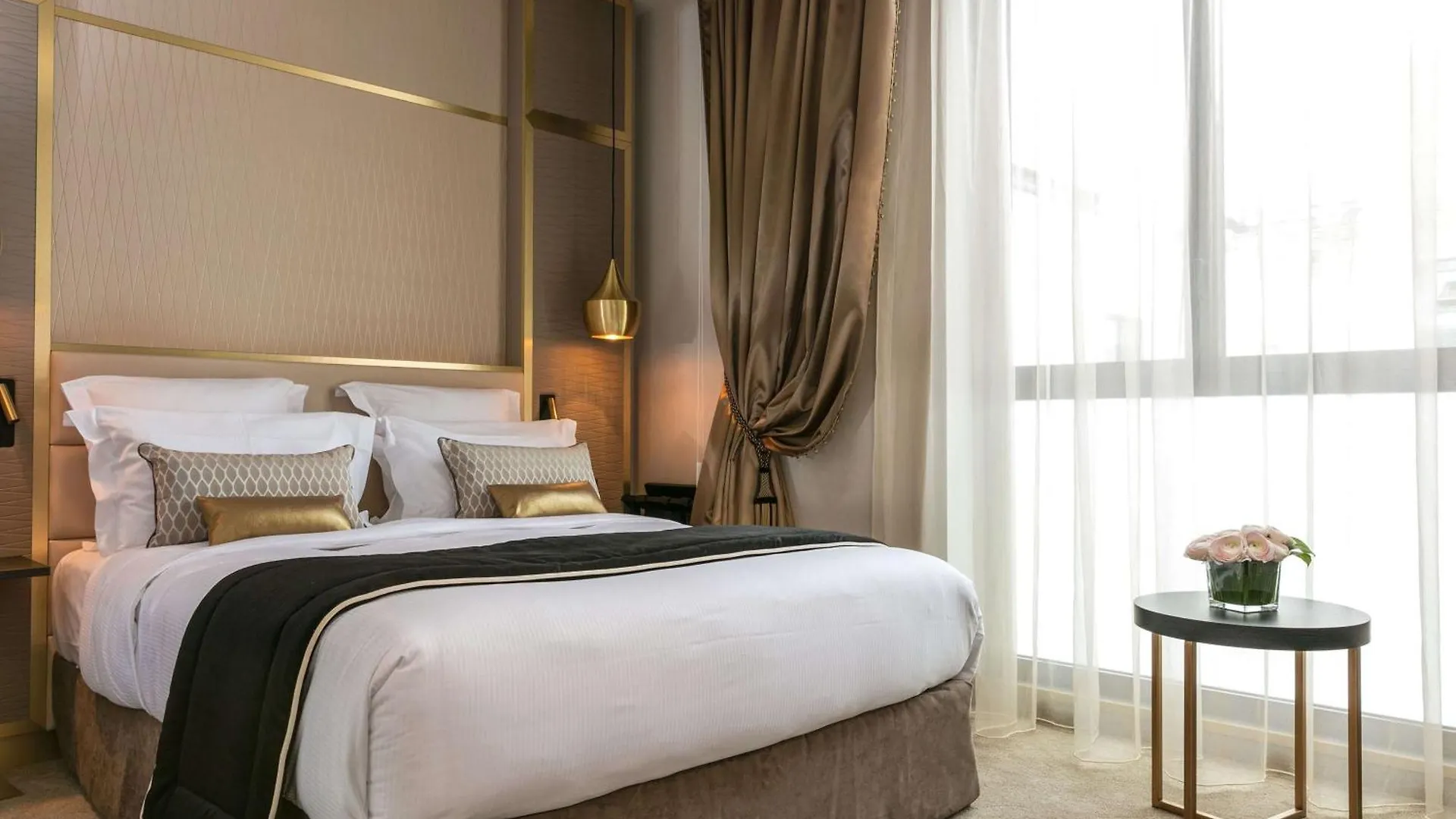Niepce Paris, Curio Collection By Hilton Hotel