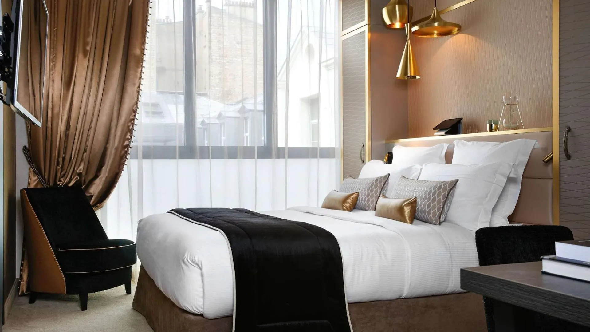 Niepce Paris, Curio Collection By Hilton Hotel