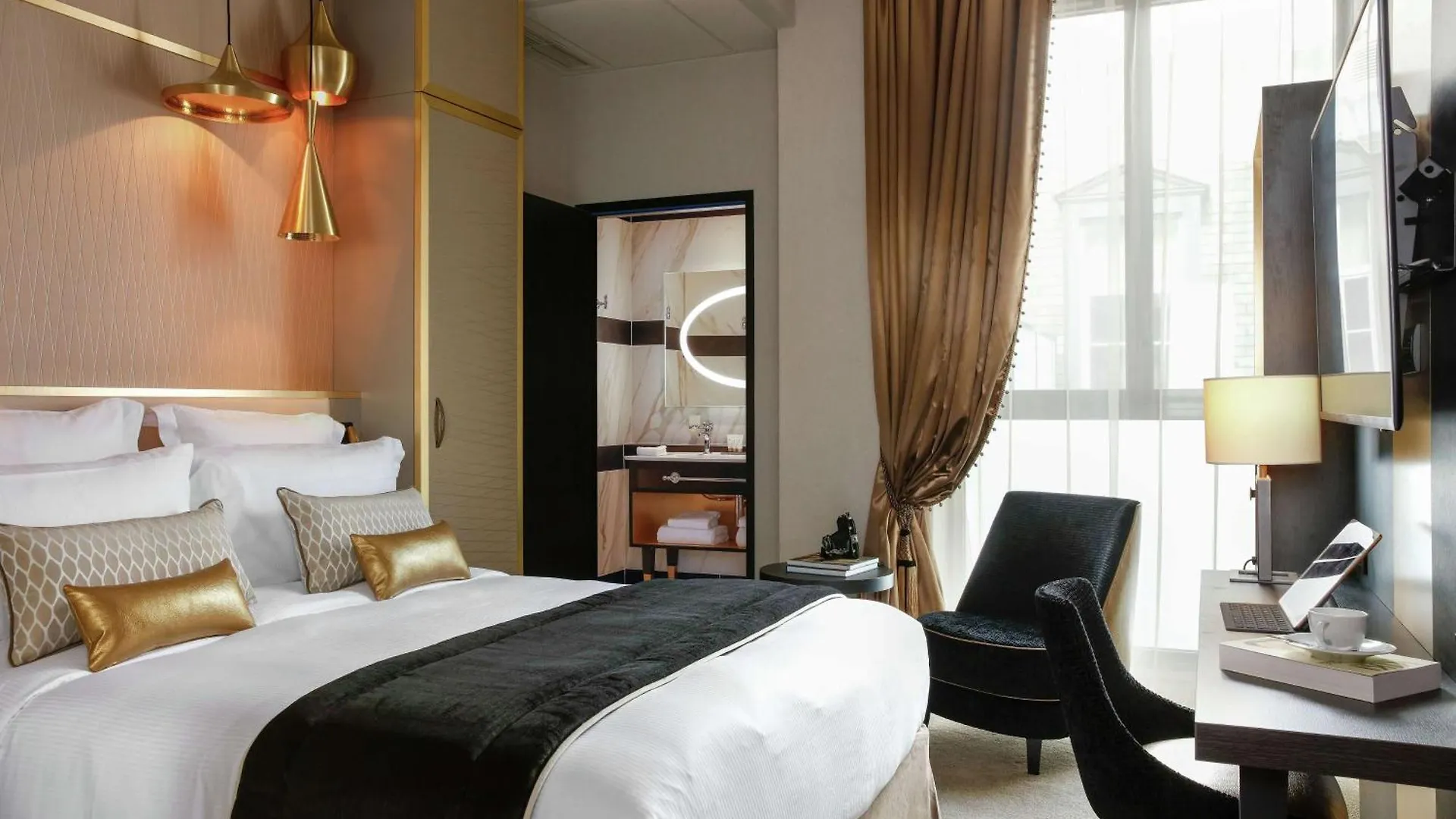 Niepce Paris, Curio Collection By Hilton Hotel 4*, Paris