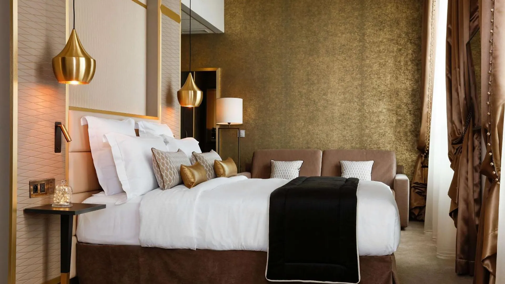 Niepce Paris, Curio Collection By Hilton Hotel 4*, Paris