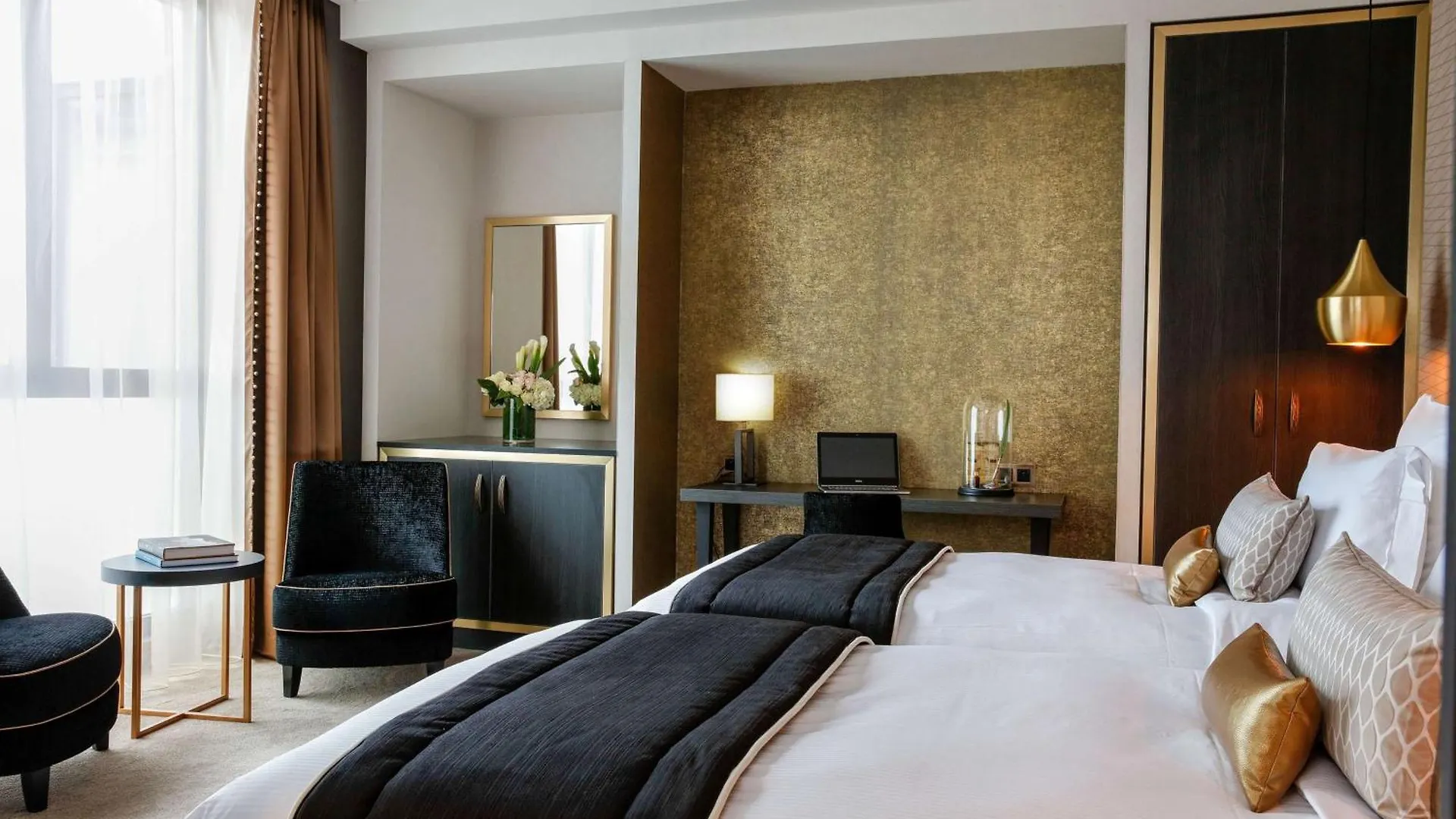 Niepce Paris, Curio Collection By Hilton Hotel