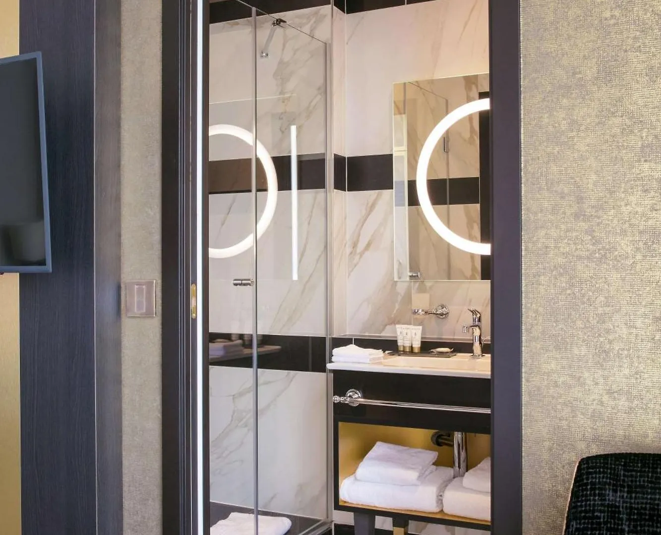Niepce Paris, Curio Collection By Hilton Hotel
