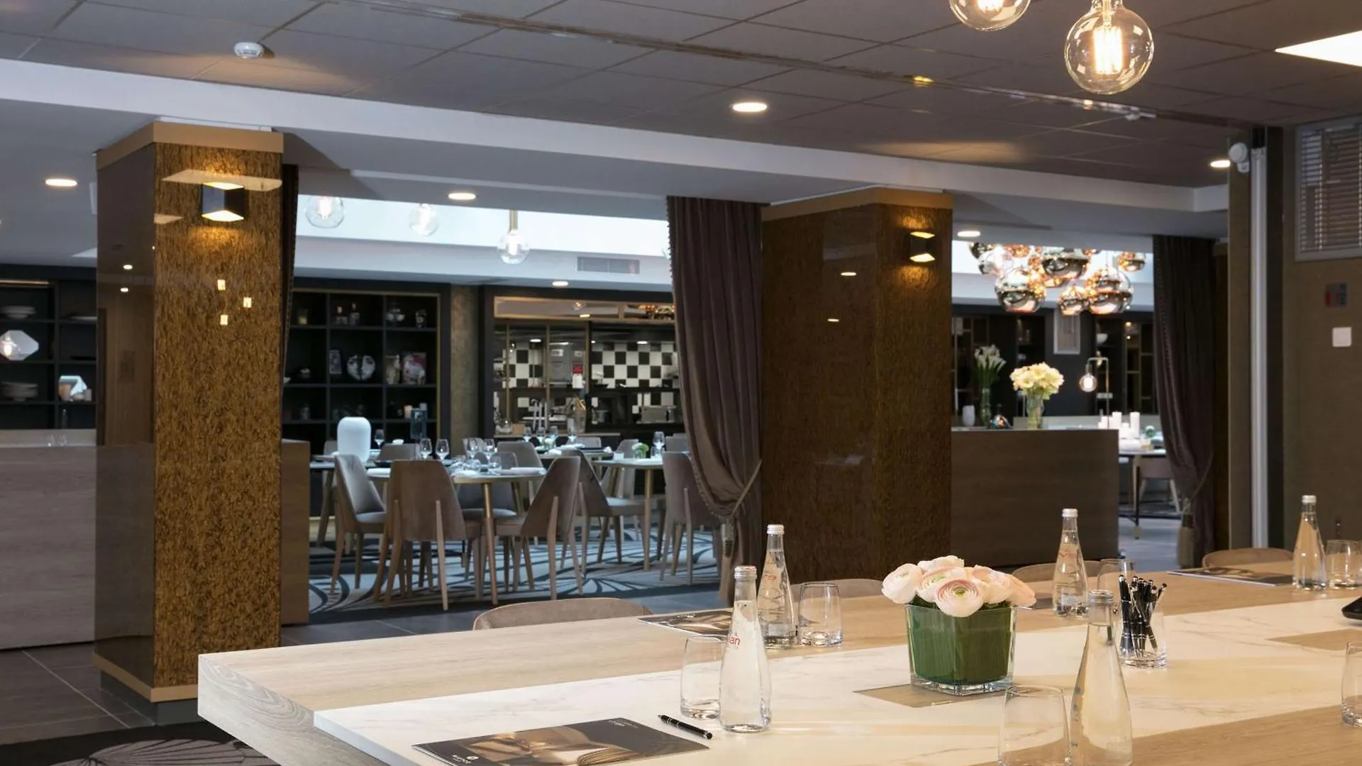 Niepce Paris, Curio Collection By Hilton Hotel 4*, Paris France
