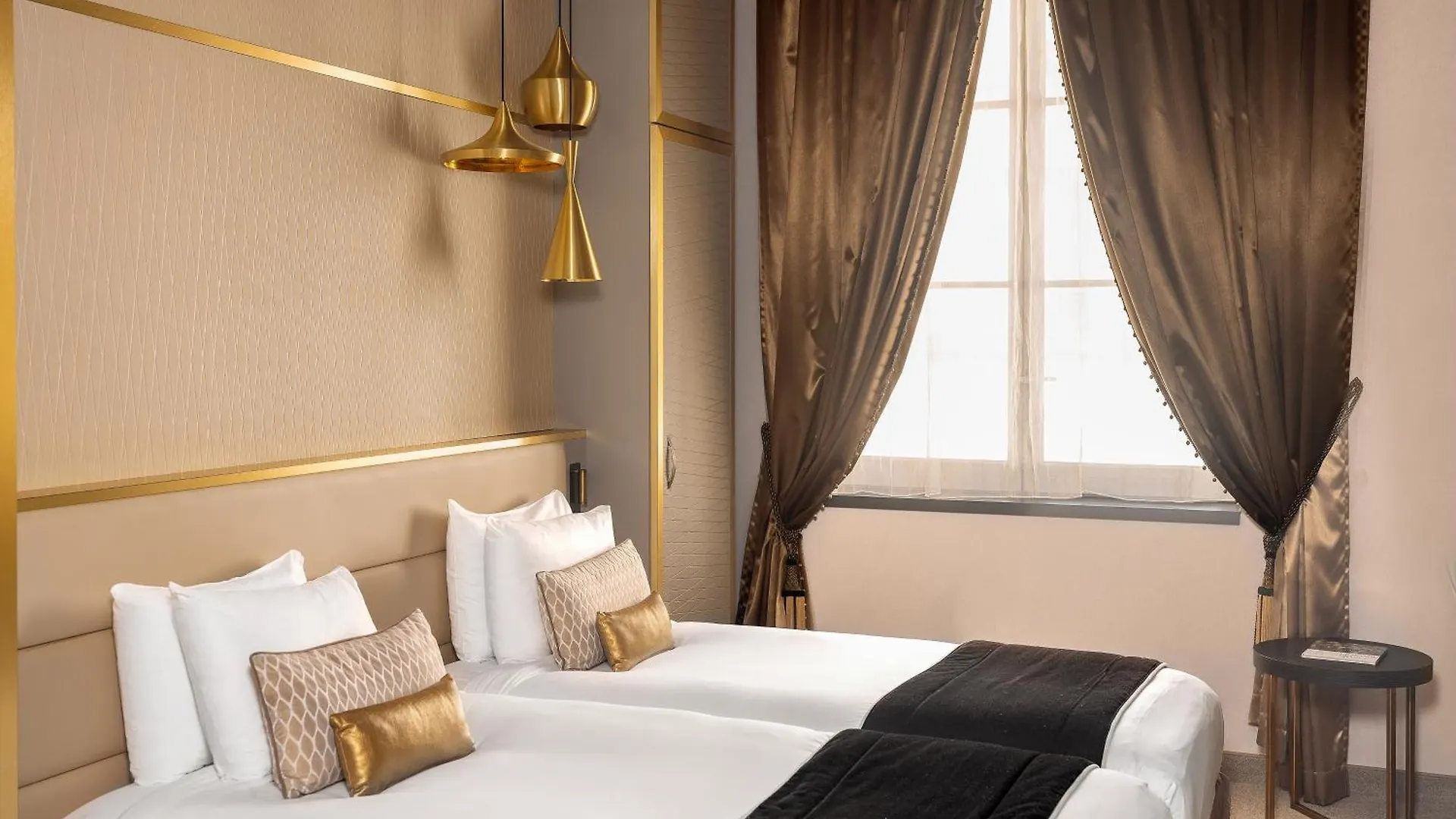 Niepce Paris, Curio Collection By Hilton Hotel