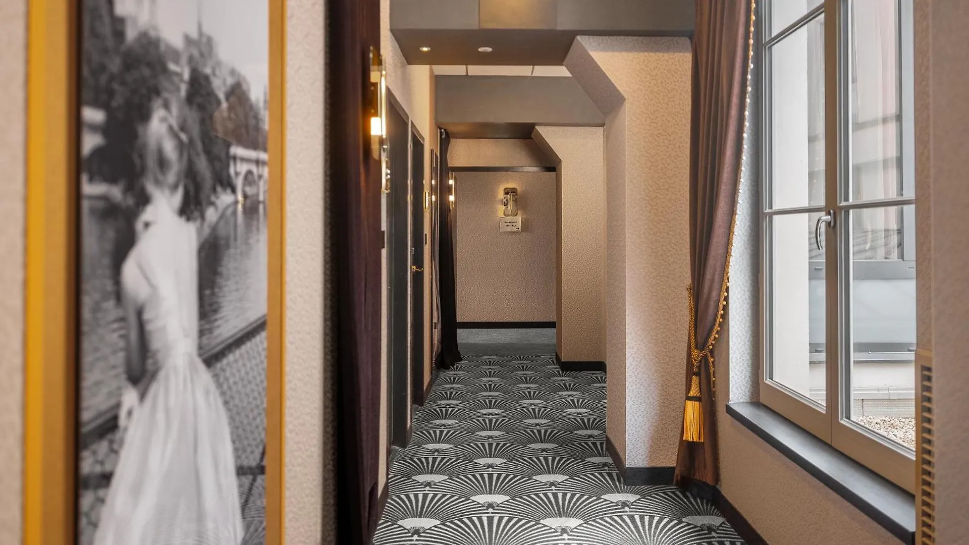 Niepce Paris, Curio Collection By Hilton Hotel France