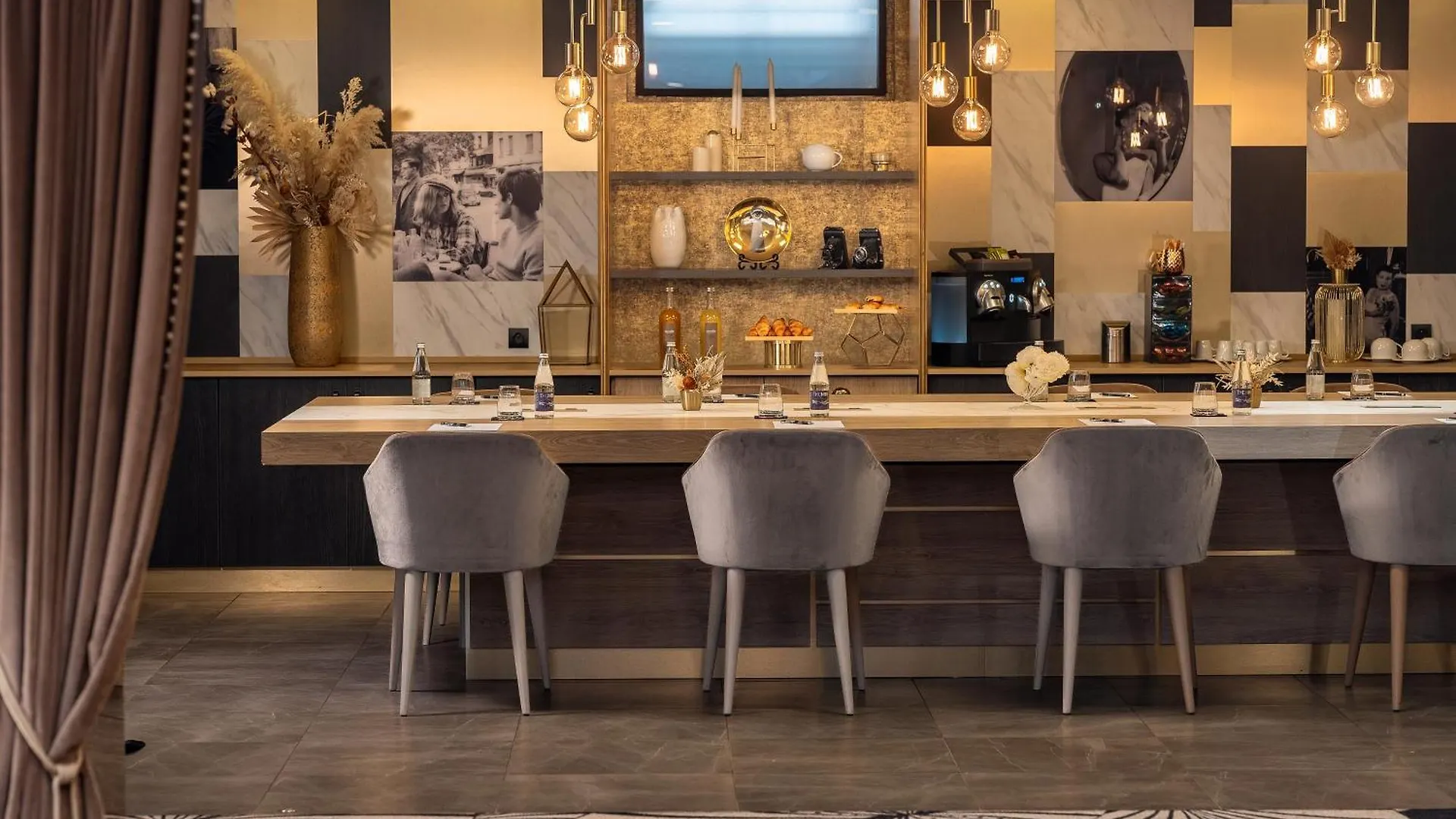 Niepce Paris, Curio Collection By Hilton Hotel