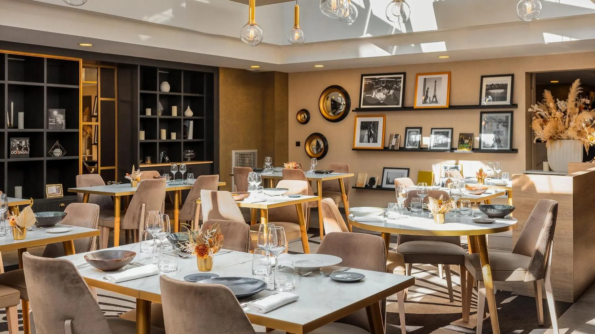 Niepce Paris, Curio Collection By Hilton Hotel 4*, Paris France