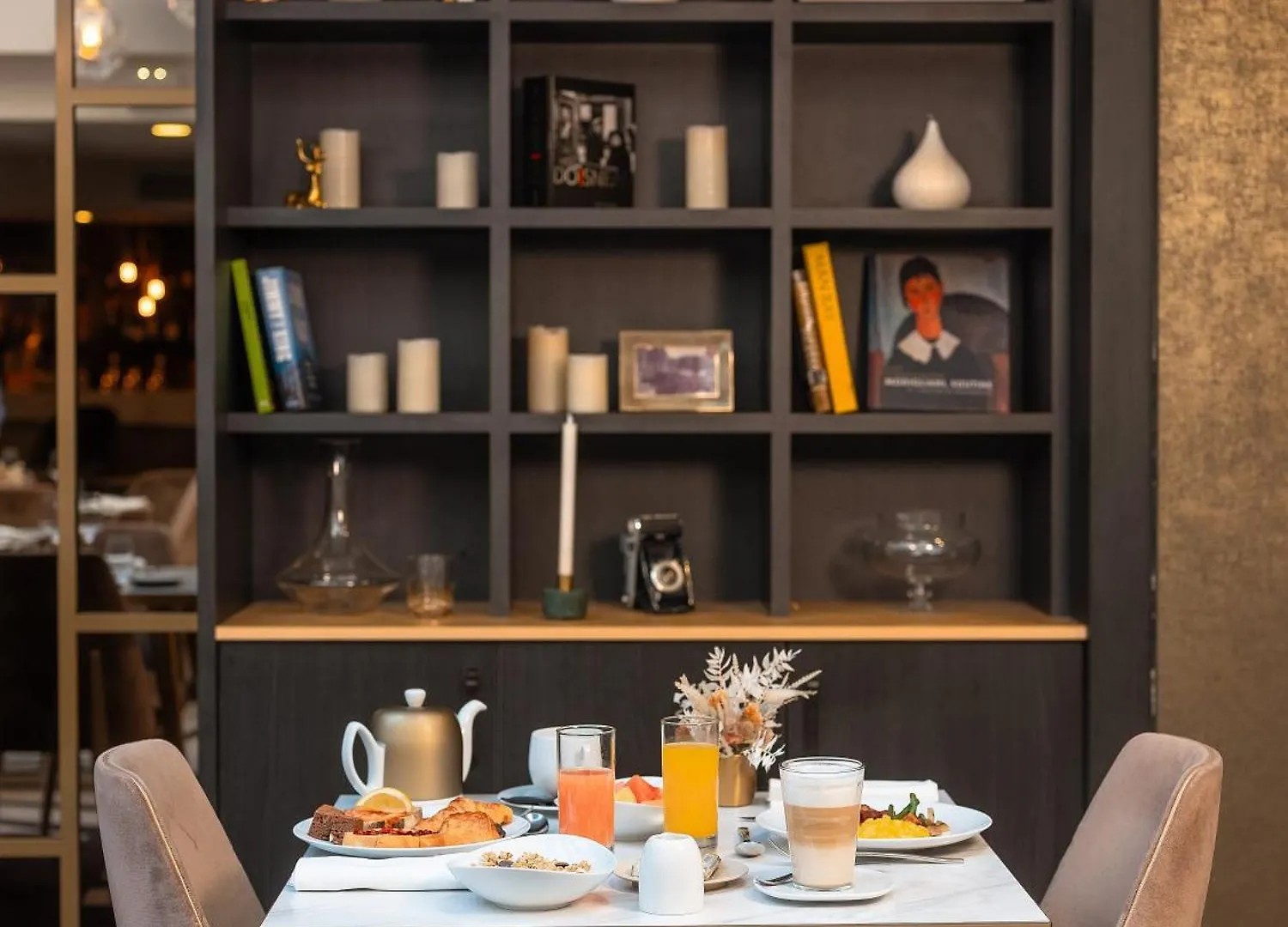 Niepce Paris, Curio Collection By Hilton Hotel