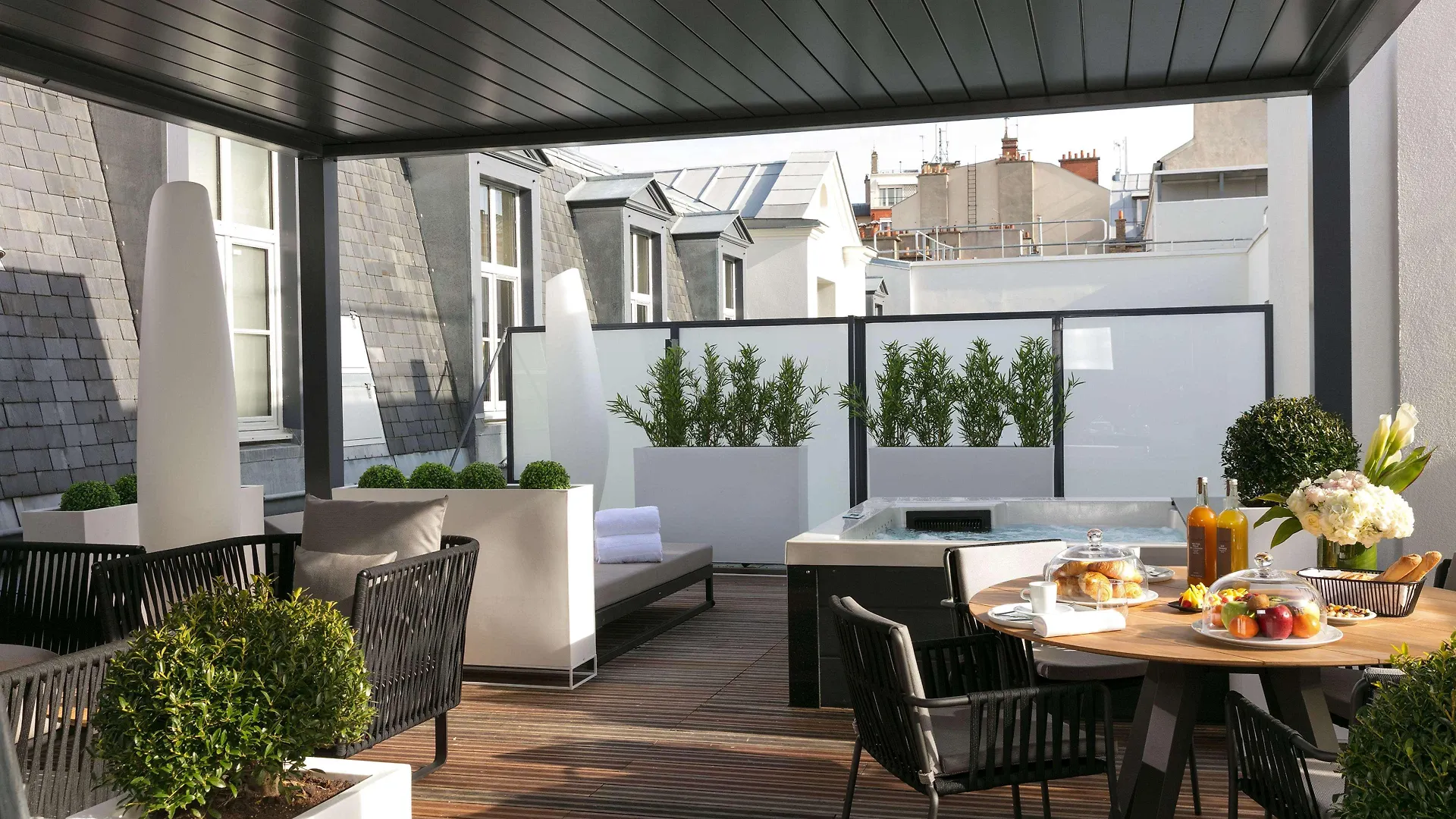 מלון Niepce Paris, Curio Collection By Hilton  פריז