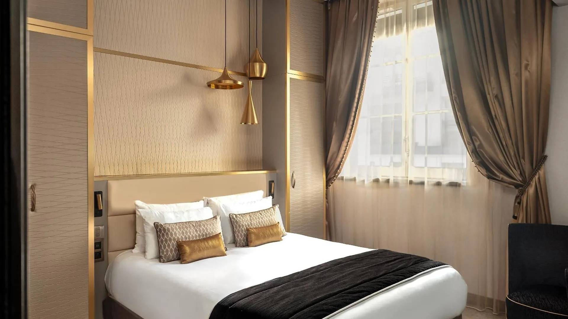 Niepce Paris, Curio Collection By Hilton Hotel